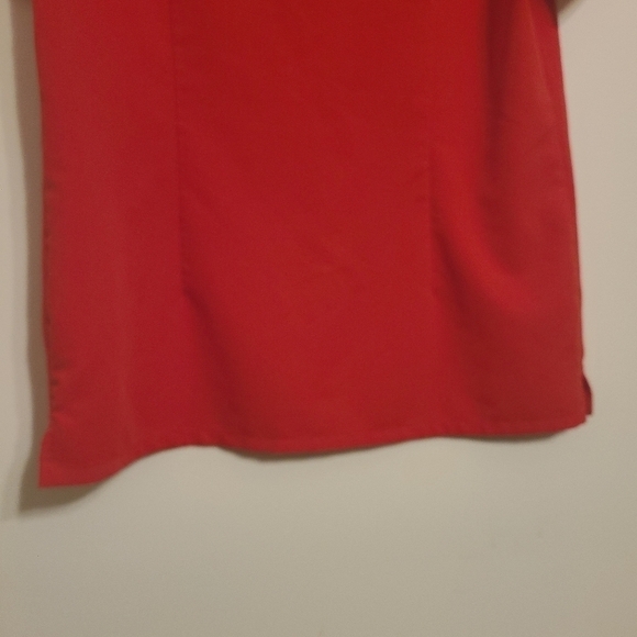 FIGS | Women's Red V-Neck One Pocket Scrubs Top (Size Medium) - Picture 11 of 12